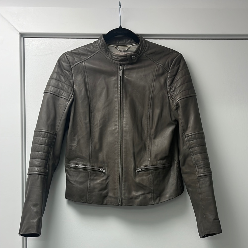 Banana Republic women’s genuine Leather bomber Jacket grayish green color small